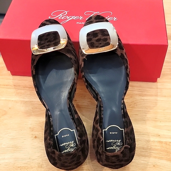 Roger Vivier Ballerine Chips Leopard Print Suede Flats Size 8